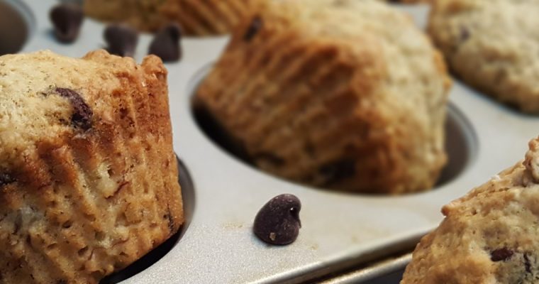 Muffins aux brisures de chocolat et bananes